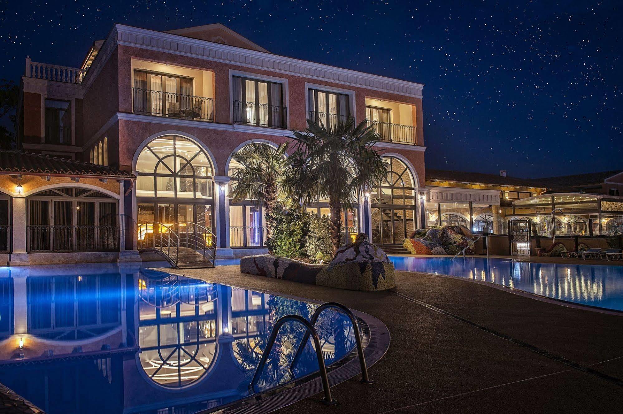 Villa Plaza Boutique Hotel & Spa プレショフ エクステリア 写真