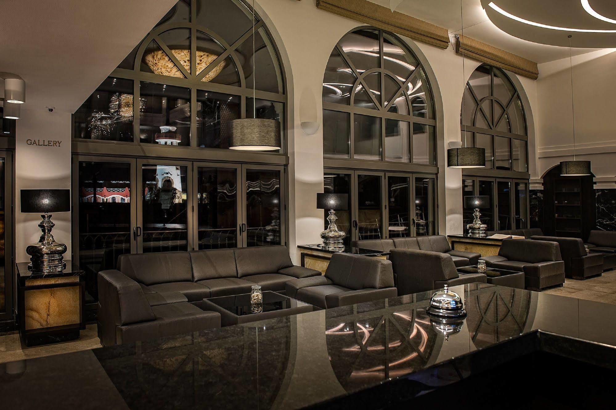 Villa Plaza Boutique Hotel & Spa プレショフ エクステリア 写真