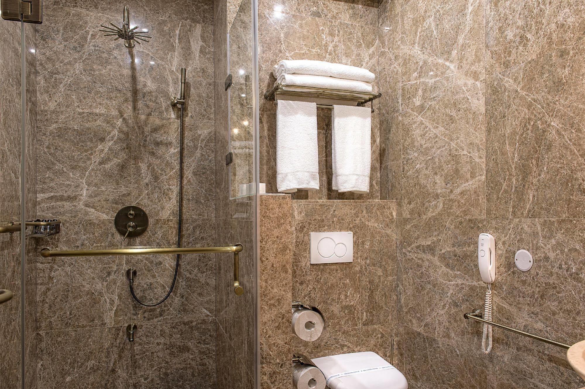 Villa Plaza Boutique Hotel & Spa プレショフ エクステリア 写真