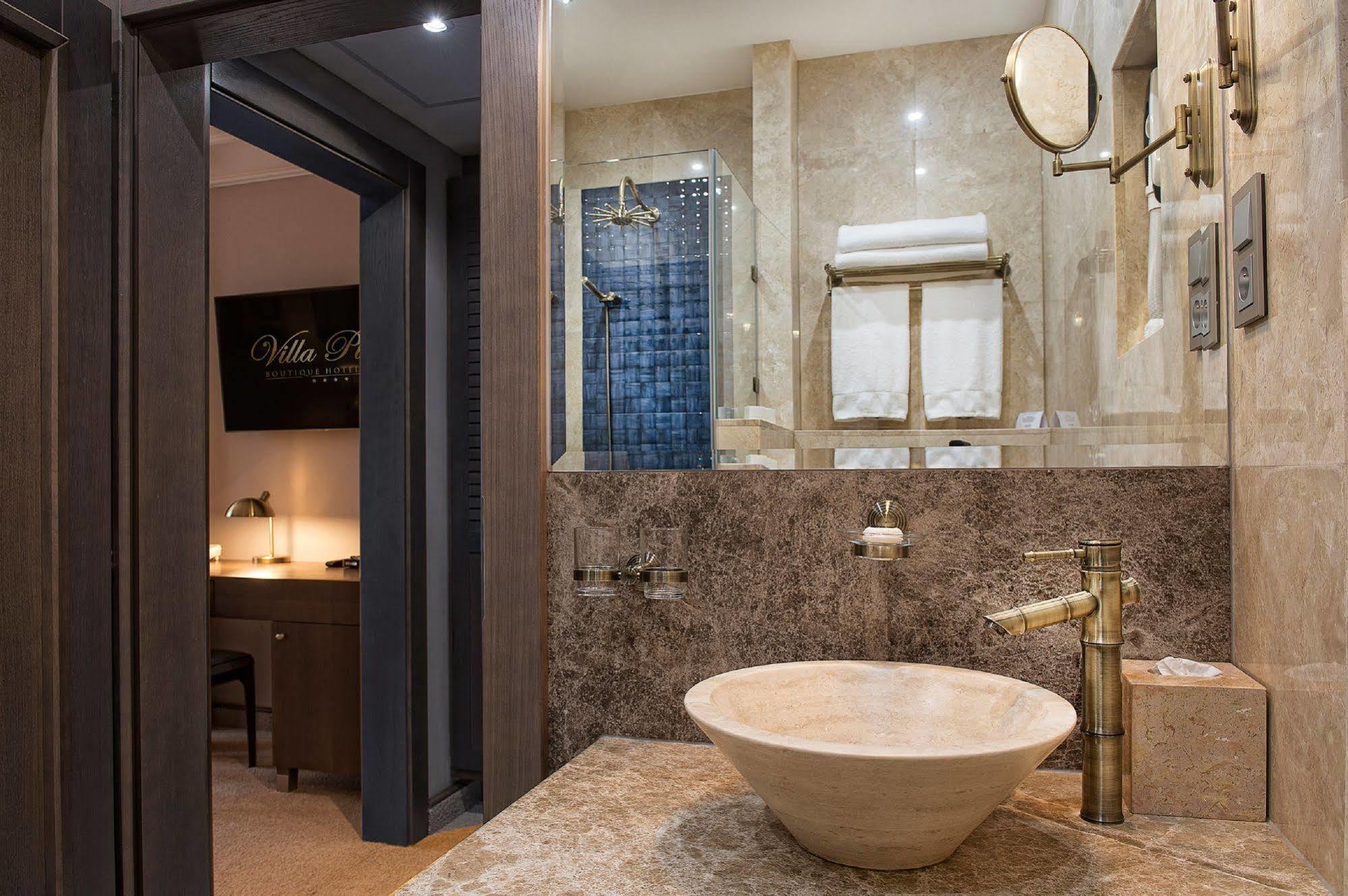 Villa Plaza Boutique Hotel & Spa プレショフ エクステリア 写真