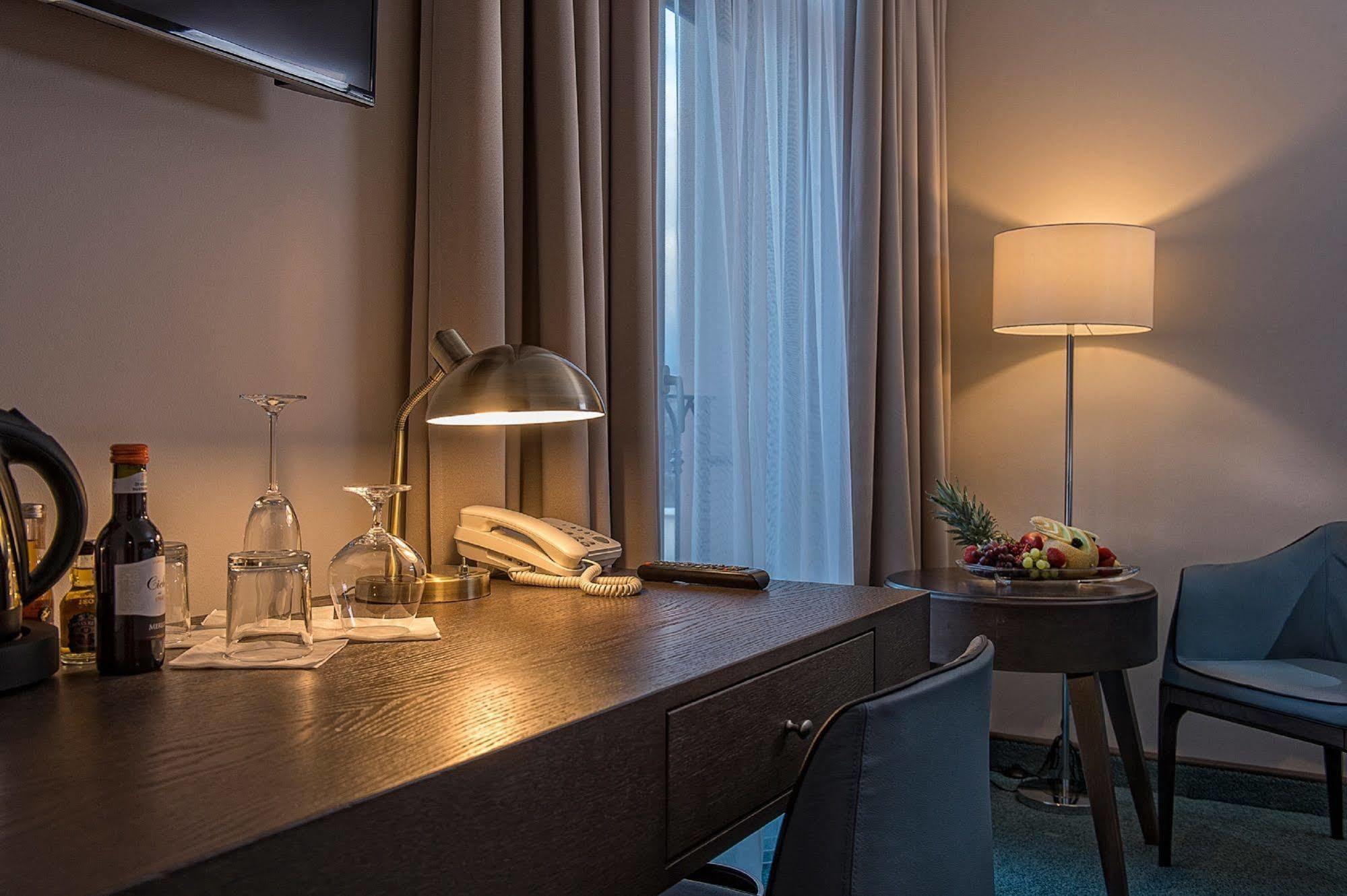 Villa Plaza Boutique Hotel & Spa プレショフ エクステリア 写真
