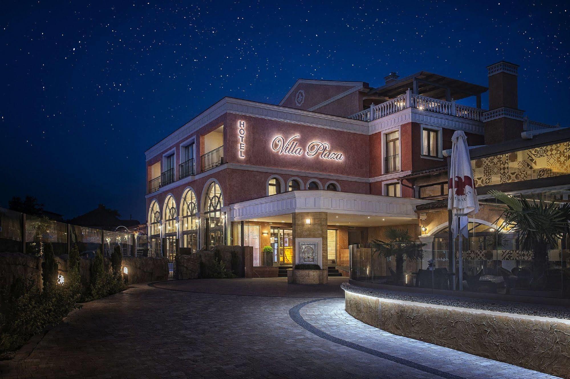 Villa Plaza Boutique Hotel & Spa プレショフ エクステリア 写真