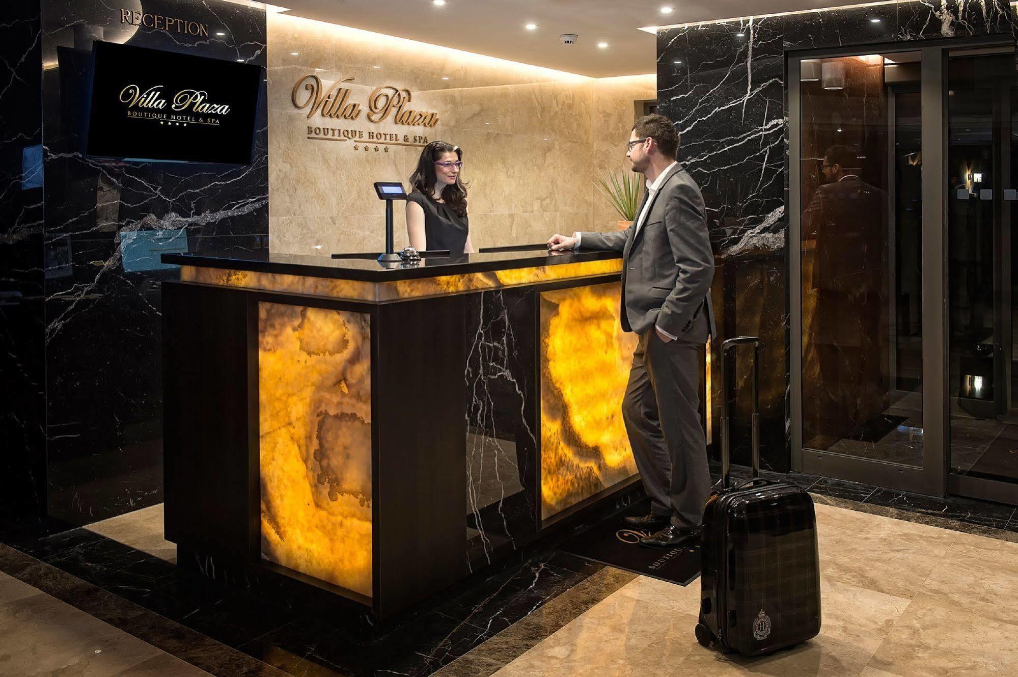 Villa Plaza Boutique Hotel & Spa プレショフ エクステリア 写真